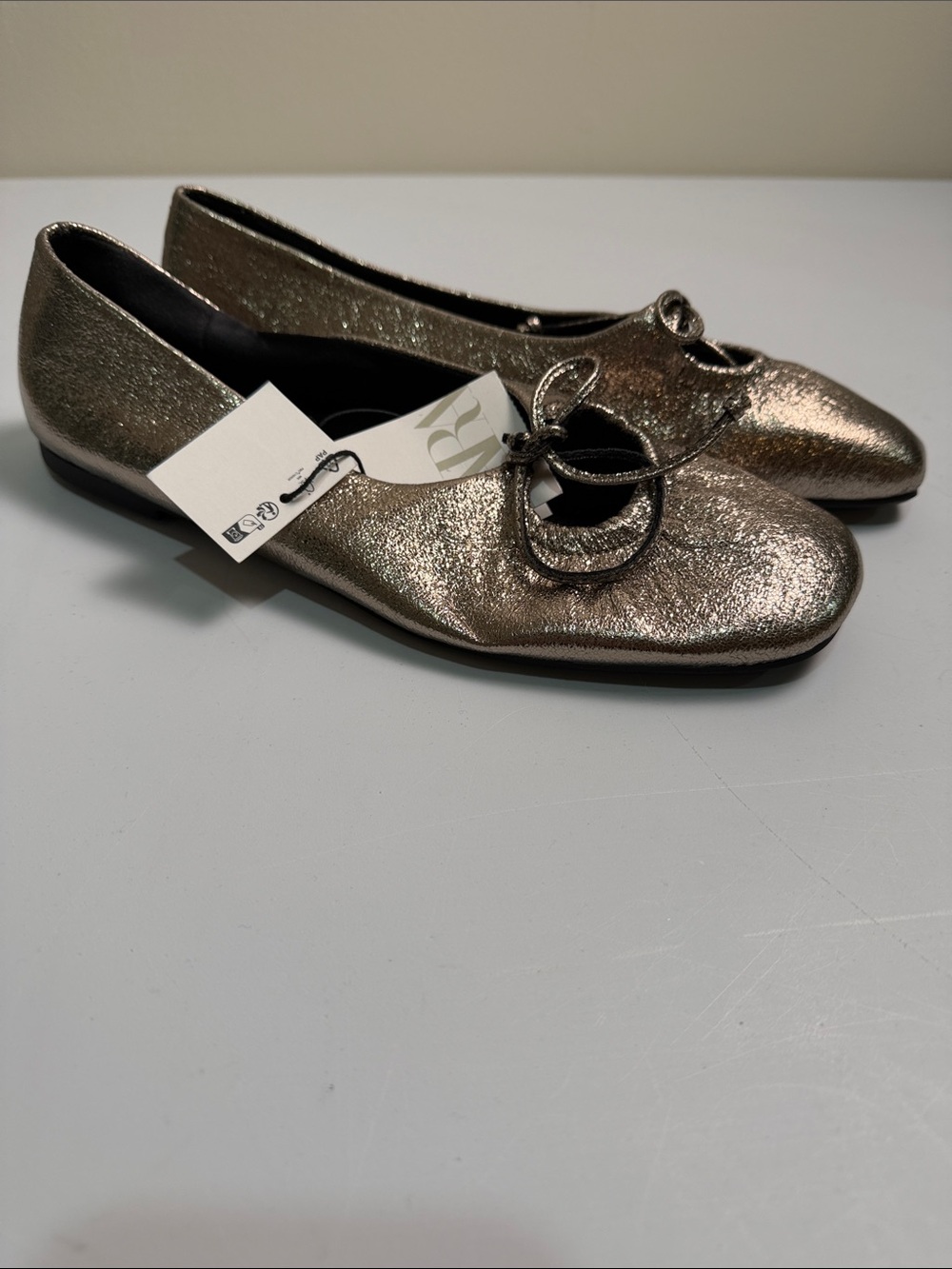 Zara women’s Metallic Bow-Accent Ballet Flats - Gold Sz 40 NWT